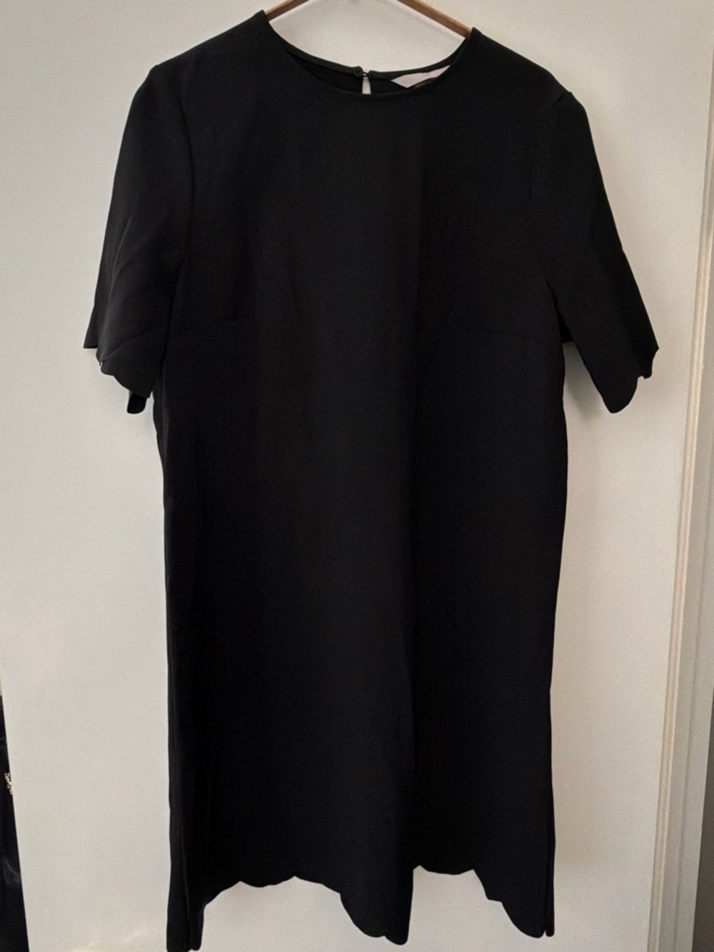 H&M Black Short Sleeve Midi Shift Dress